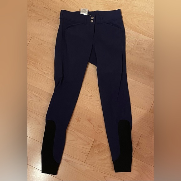 24” Dover Saddlery navy breeches. - Picture 2 of 5